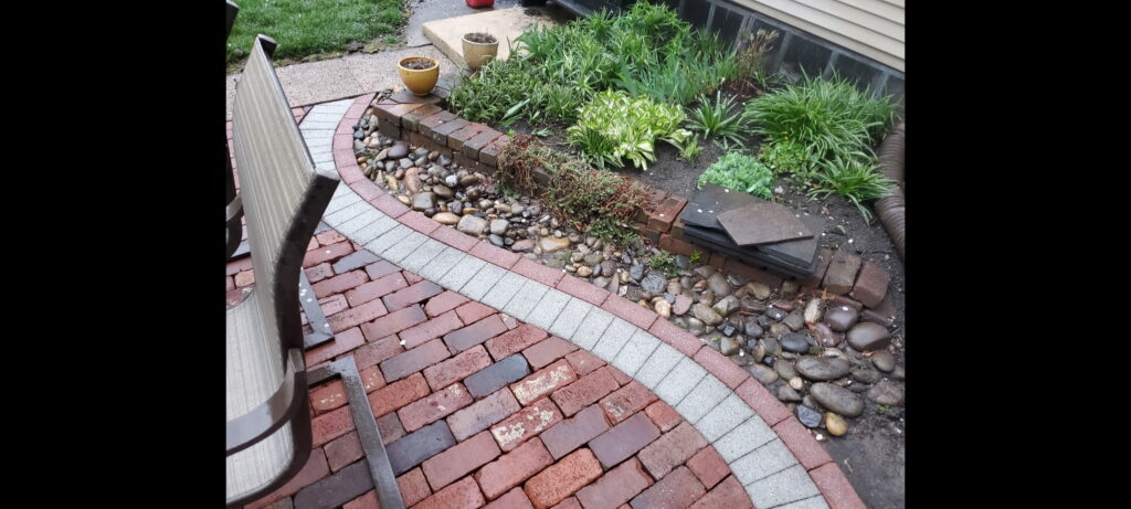 Curvy custom patio edging detail